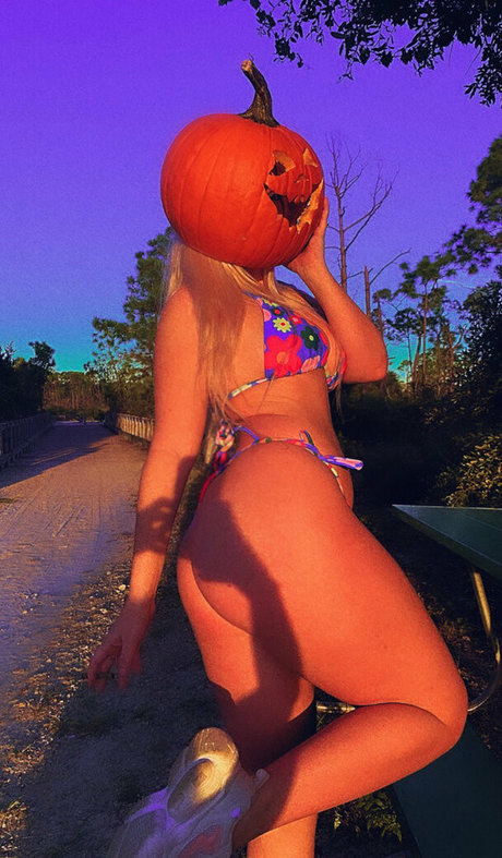 thaslinkytwinkyshow star porn pictures