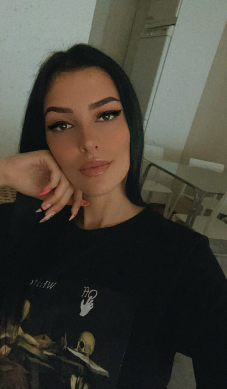 cristall69 exclusive actress img