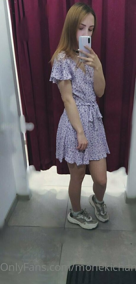 moneki sexy actress pics