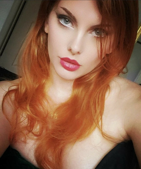 Rainia Belle erotic actress gallery