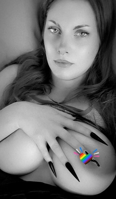 Rainia Belle star art pic