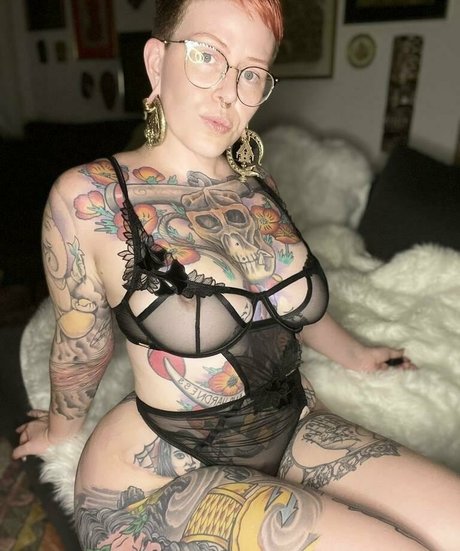 Firstratesoul model art gallery