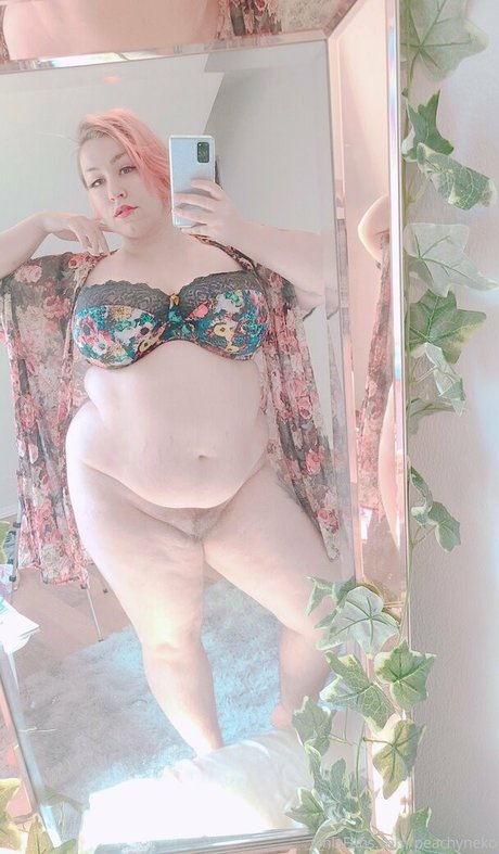 peachyneko nice model photos