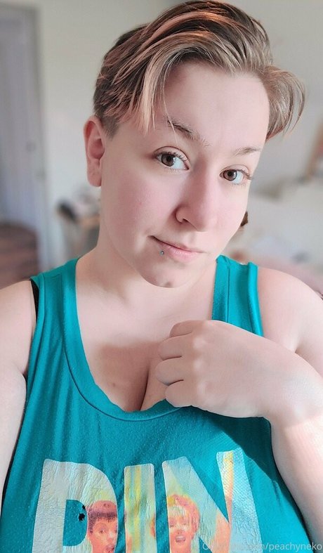 peachyneko adult star pics