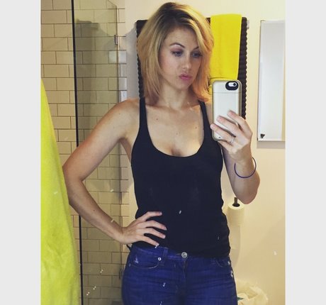 Iliza Shlesinger model best image