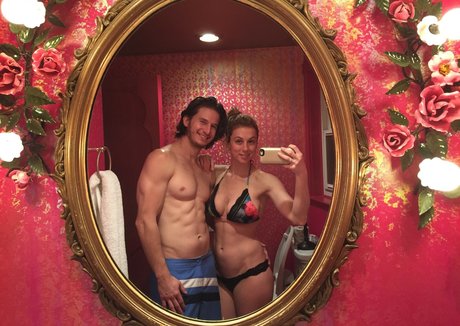 Iliza Shlesinger pornographic model pics