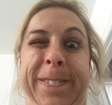 Iliza Shlesinger art actress picture