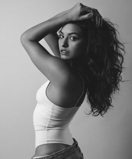 Humberly Gonzalez pornographic model picture