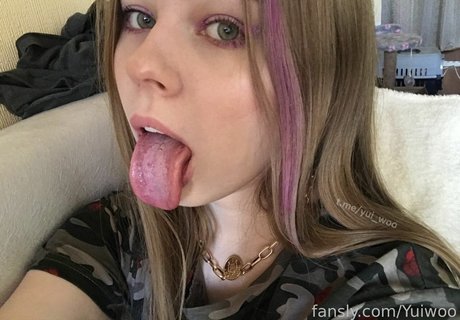 Yuiwoo pornstar erotic pics