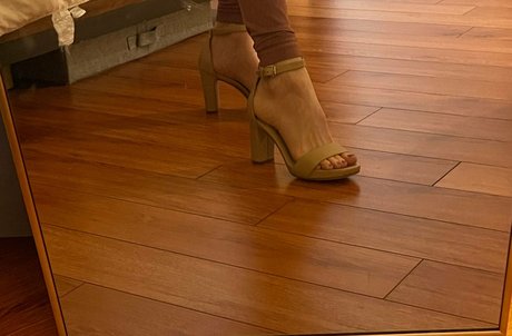 legsfeetrepeat nice actress img