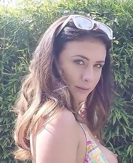 Kelly Hall top model pic