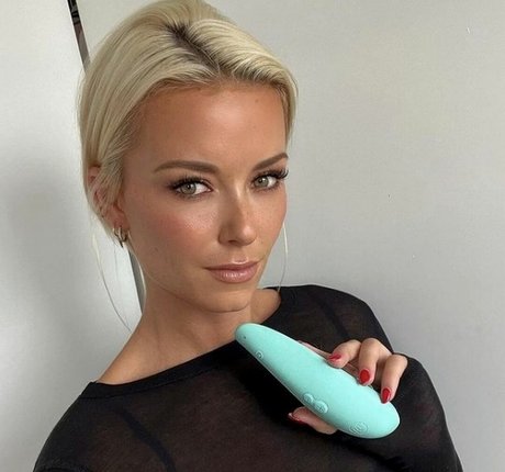 Olivia Bentley model exclusive images