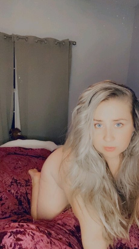 Txhoneybuns sex model pics