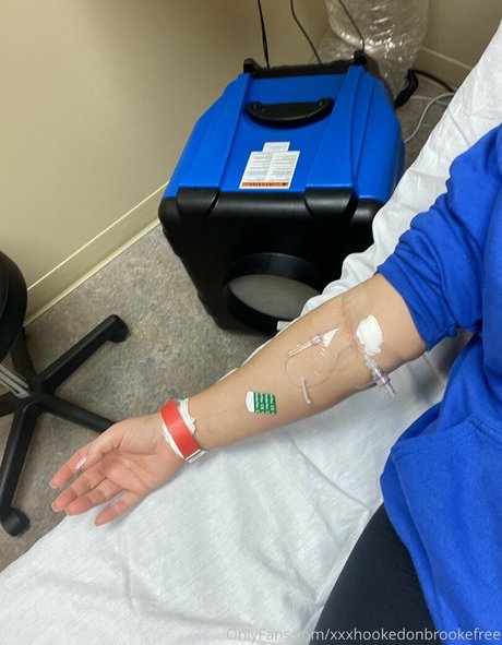 xxxhookedonbrookefree beautiful star img