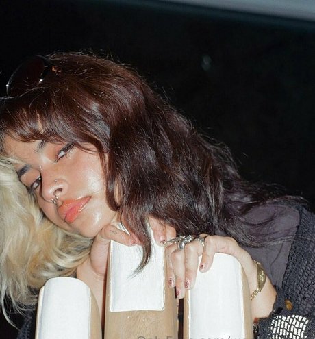 woahsammy erotic actress pic