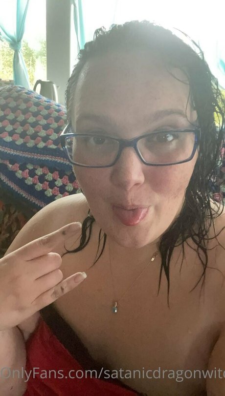 satanicdragonwitch nudes star pics