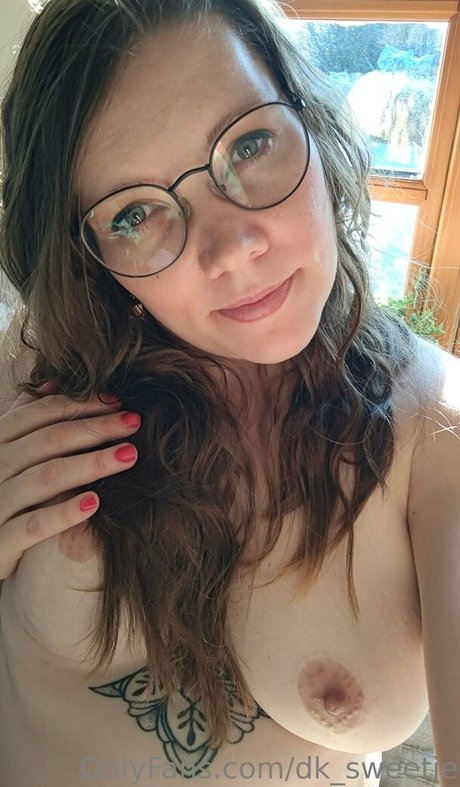 dk sweetie naked pornstar image