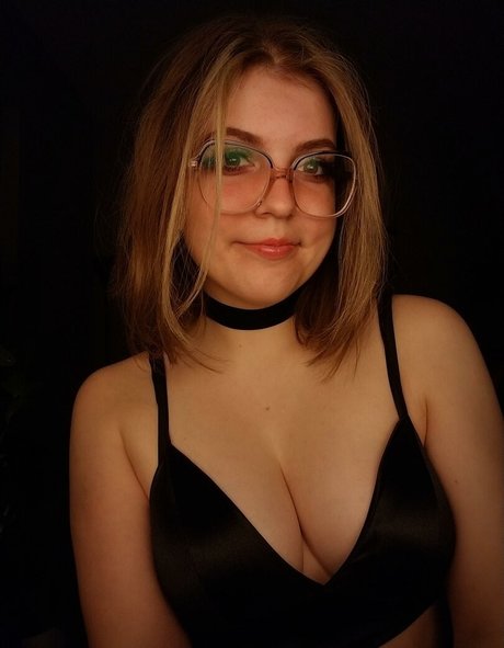 mlglauch nude actress photo