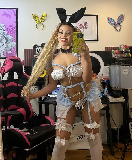 Rioadrianna pretty model pics