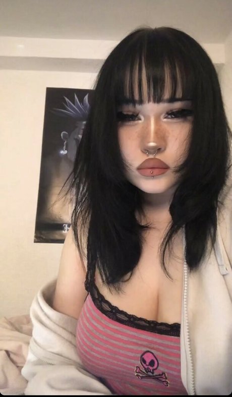 Hellok1ttyslvt star sexy picture