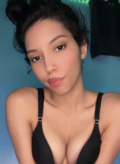 Kittenfox19 exclusive pornstar photos