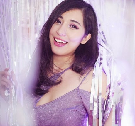 Annchirisu adult star img