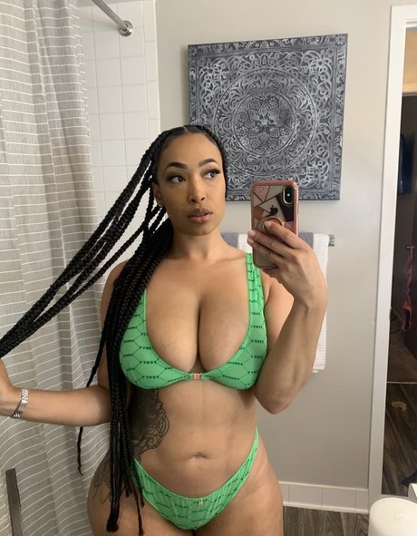 Robyn Banks naked actress picture