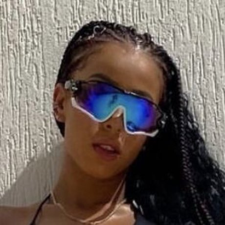 Isis Pequine sex model photos