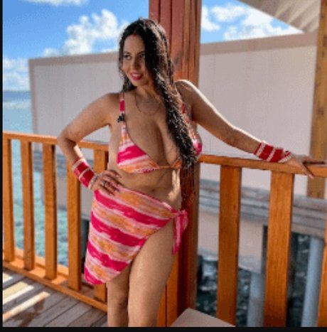 Shambhavi Sharma model nude pics