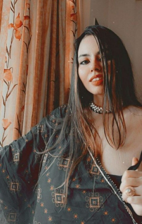 Shambhavi Sharma star naked img