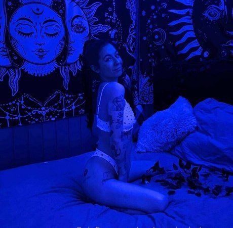 vesteraalenhotmama pornographic actress pic