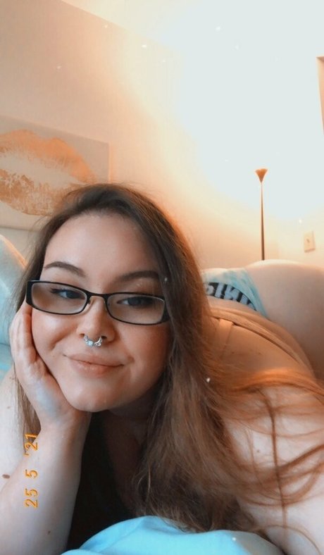 bratty britt420 beautiful star image