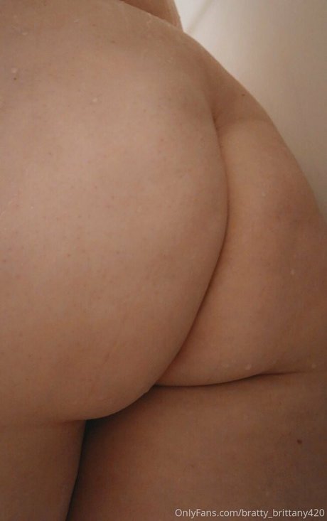 bratty britt420 art star pic