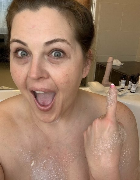 thelittlestslave model pretty img