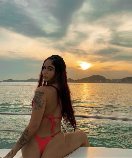 Lia Dumbra pornstar top img