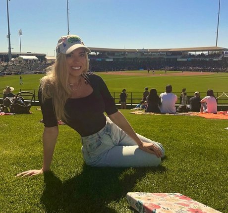 female bodybuilder onlyfans hot img