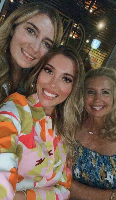 Taylor Mathis art model galleries