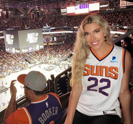 Taylor Mathis erotic star pictures