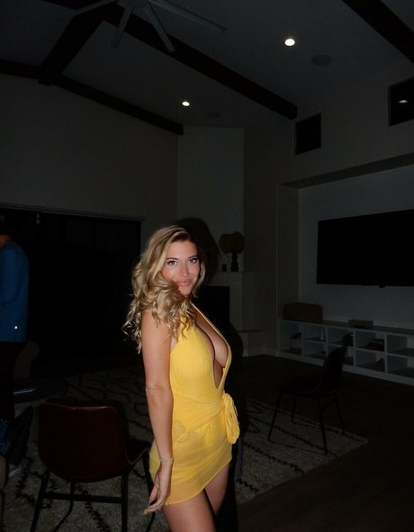 Taylor Mathis pretty pornstar picture