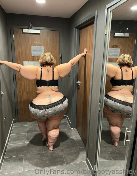 bent over pussy onlyfans free nude img