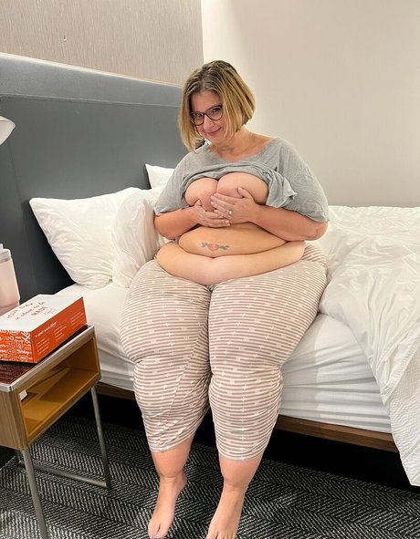 bigbootyasshley hd pornstar img