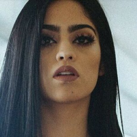 Chris Medina star sexy galleries