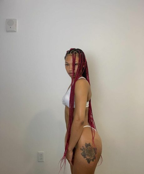 CurlyFryK model sexy pic