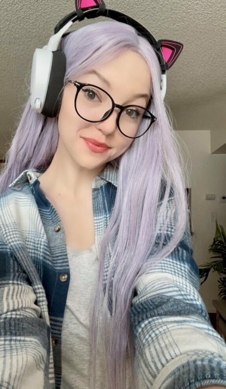 Eralia erotic actress img