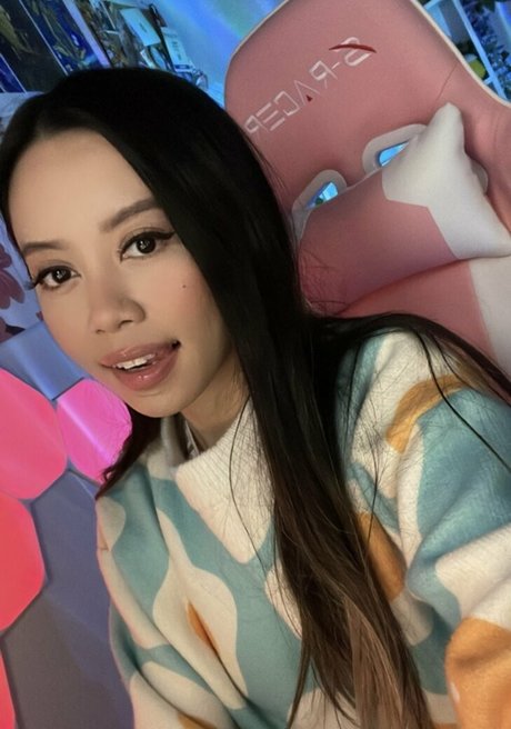 Kimmie D nude model galleries