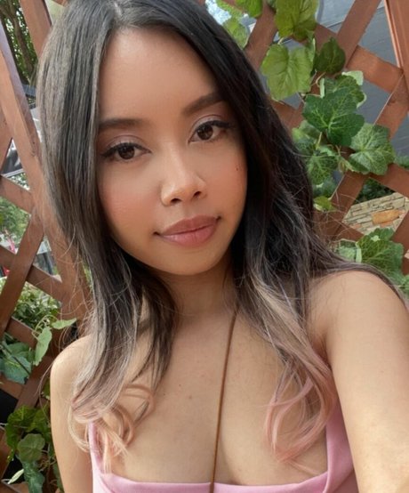 Kimmie D model nudes pics