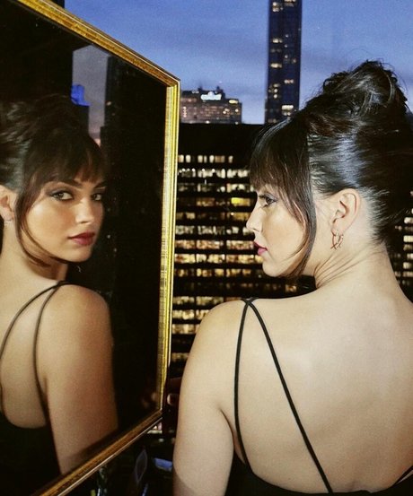 Melissa Barrera porn model images