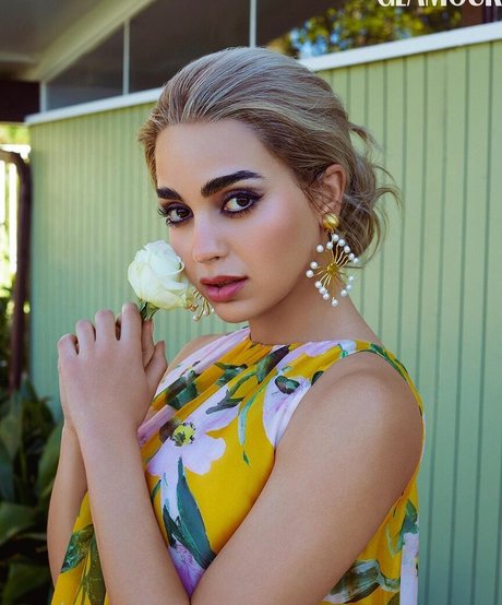 Melissa Barrera star art photos