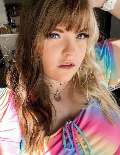 Meg Kaylee star art photo