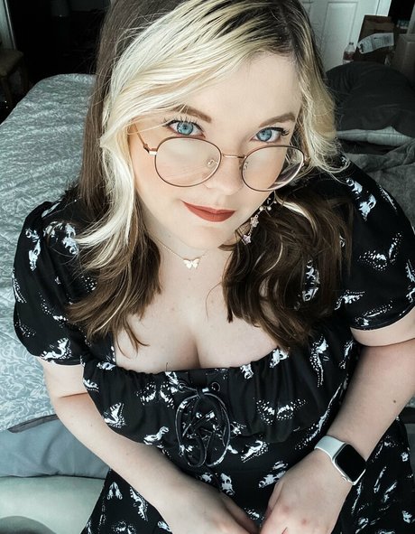 Meg Kaylee hd pornstar gallery